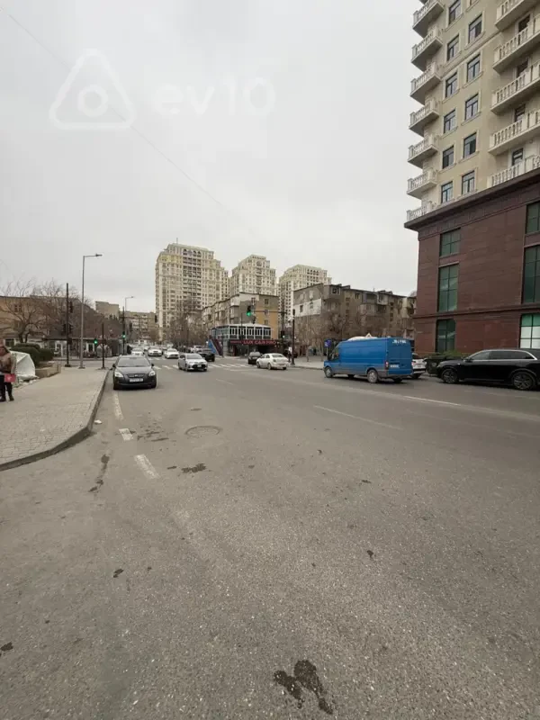 Kirayə verilir 3 otaqlı köhnə tikili 90 m²