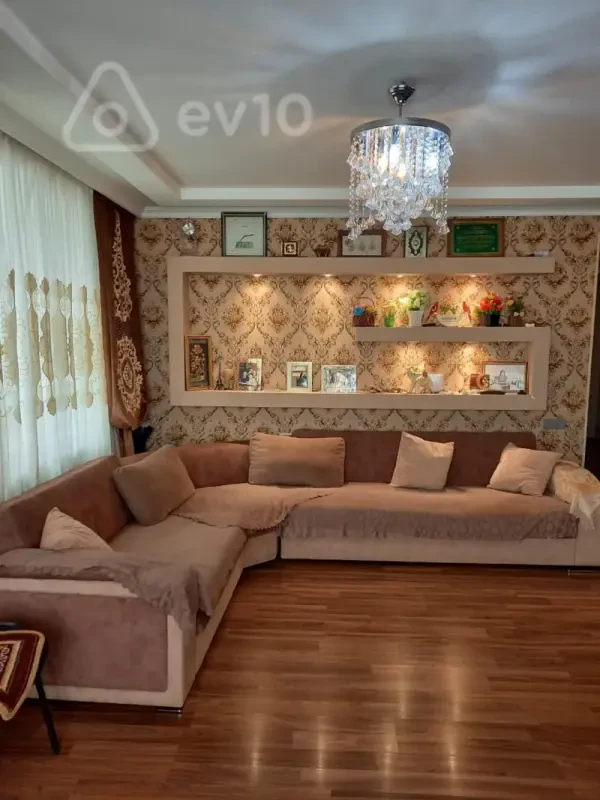 Kirayə verilir 3 otaqlı köhnə tikili 80 m²