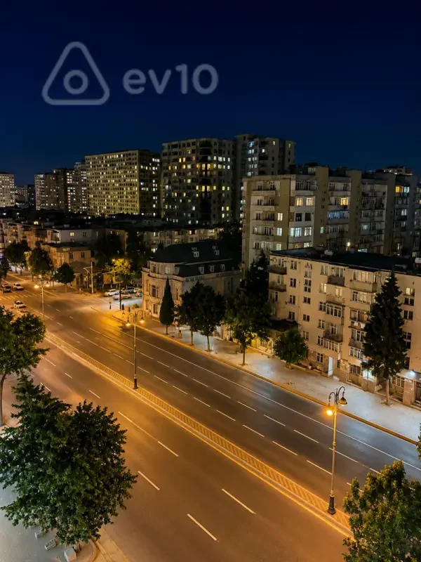 Kirayə verilir 2 otaqlı köhnə tikili 72 m²