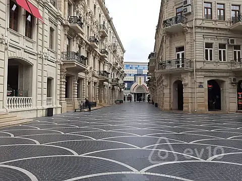 Kirayə verilir 4 otaqlı köhnə tikili 130 m² — Bakı, Səbail 4 otaq 130.00 m²