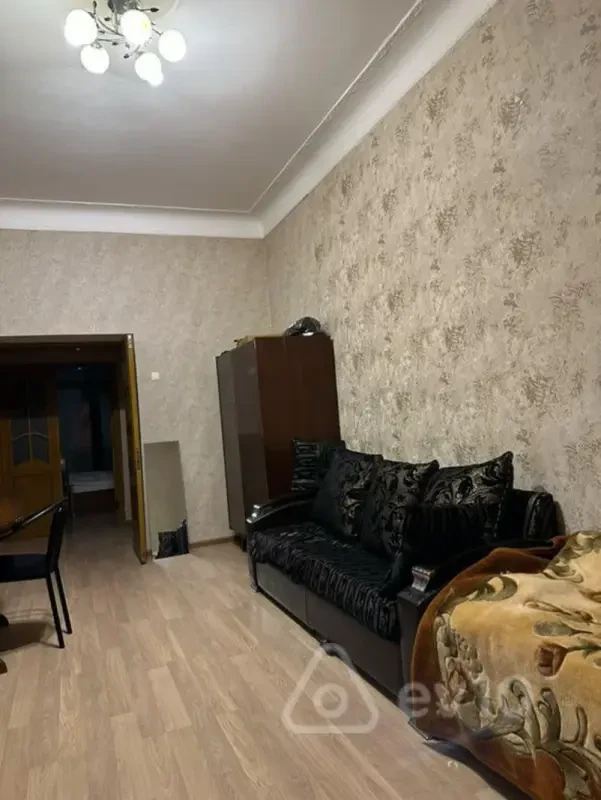 Kirayə verilir 2 otaqlı köhnə tikili 60 m²