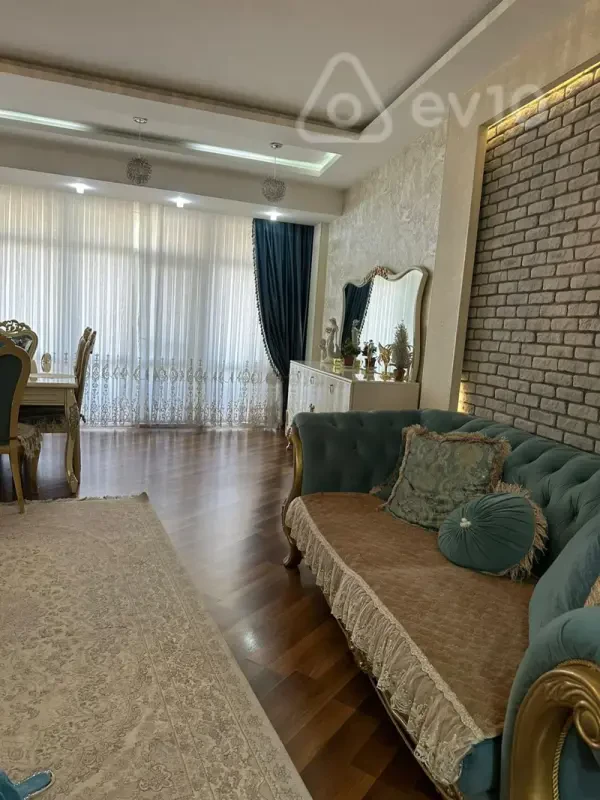 Kirayə verilir 3 otaqlı yeni tikili 110 m²