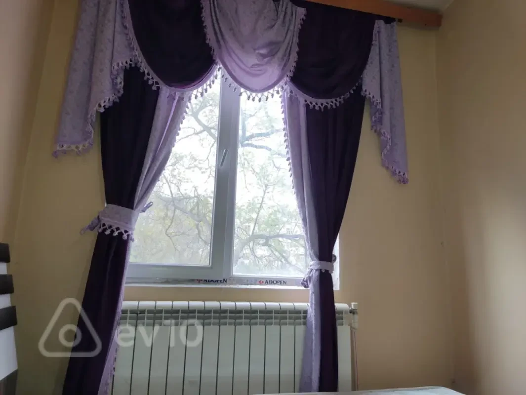 Kirayə verilir 2 otaqlı köhnə tikili 50 m²