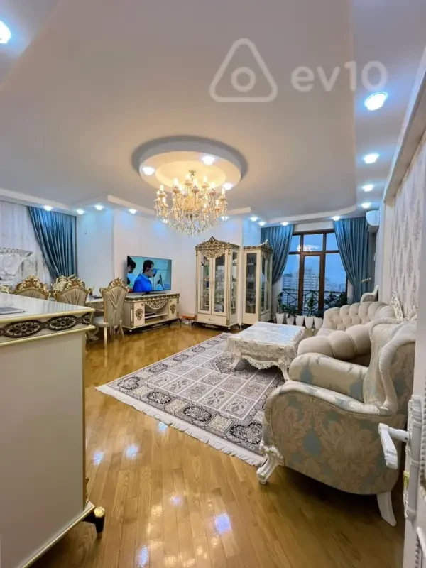 Satılır 4 otaqlı yeni tikili 160 m²