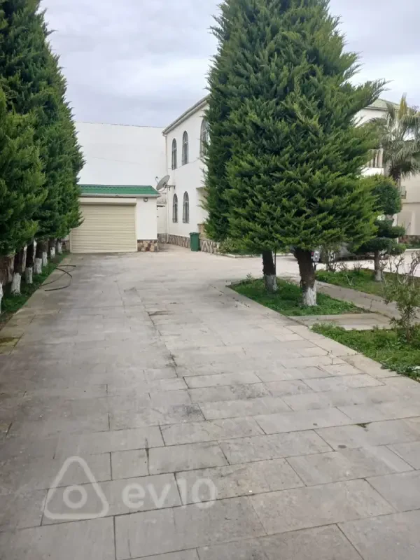 Satılır 4 otaqlı həyət evi 180 m²