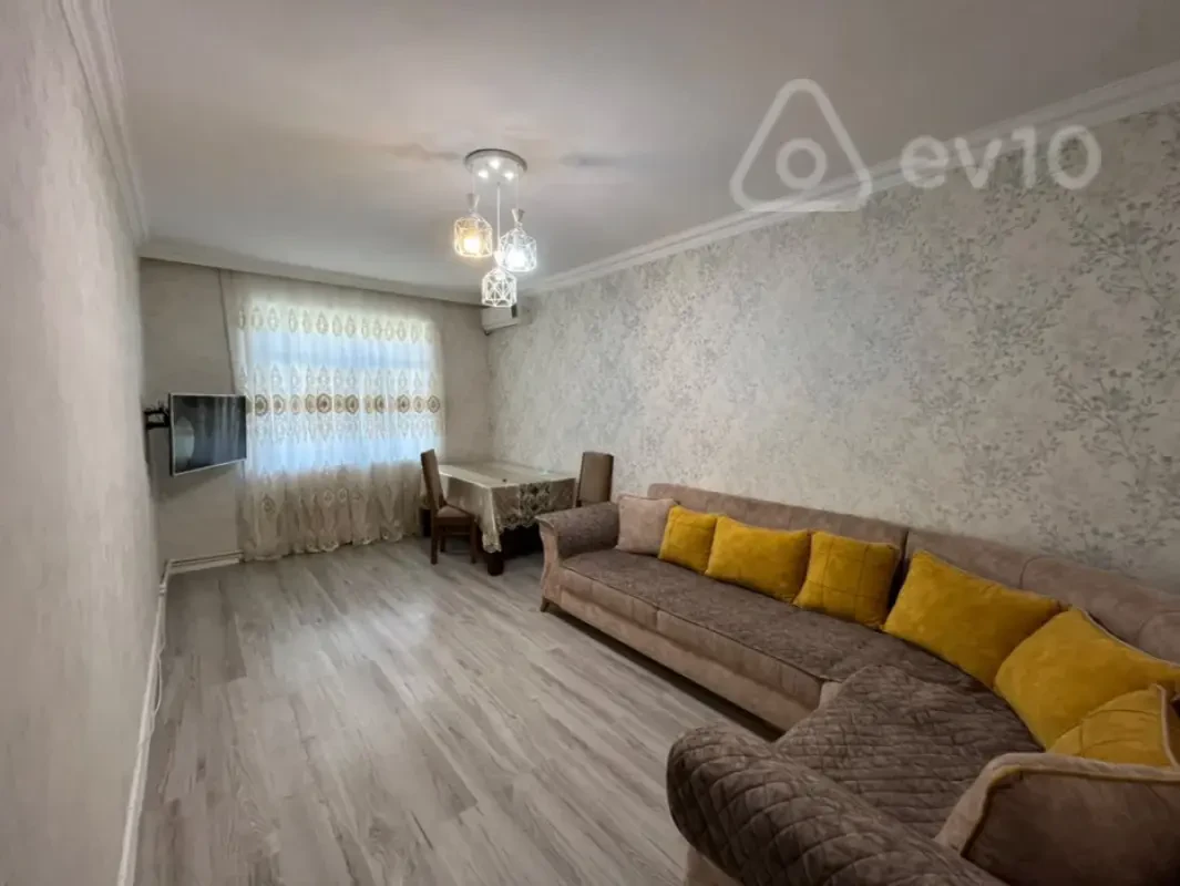 Satılır 3 otaqlı köhnə tikili 75 m²