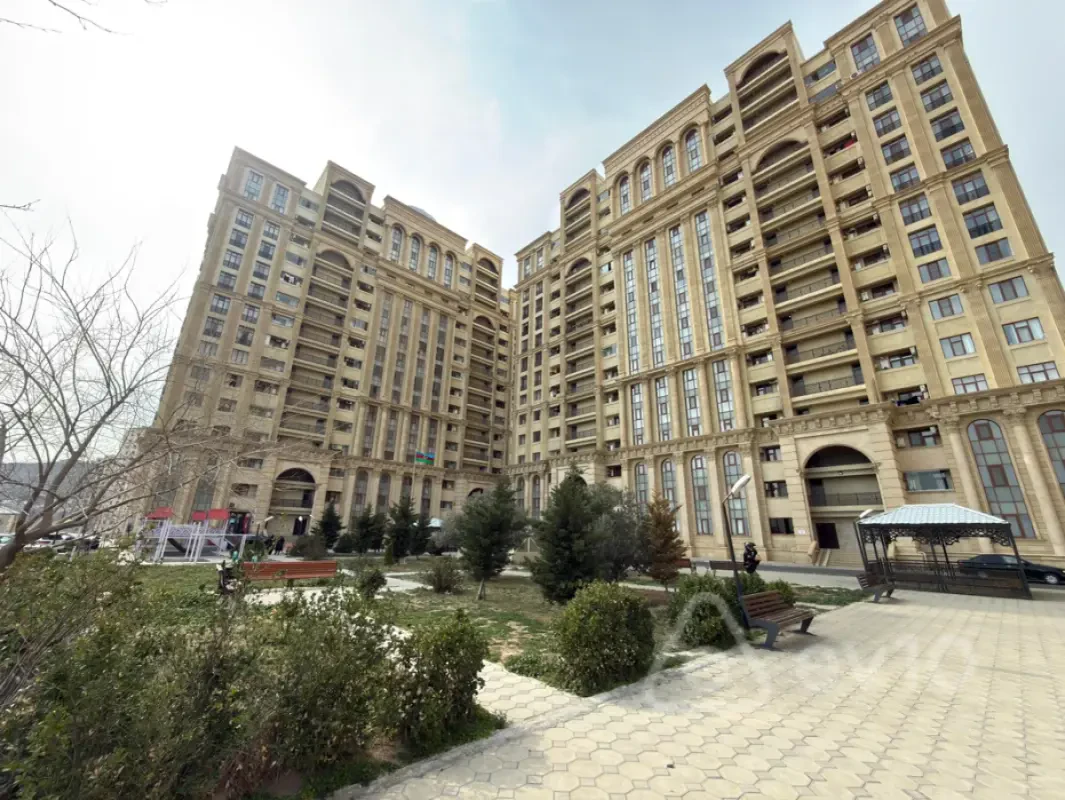 Satılır 3 otaqlı yeni tikili 115 m²