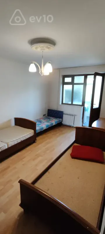 Satılır 2 otaqlı köhnə tikili 40 m²