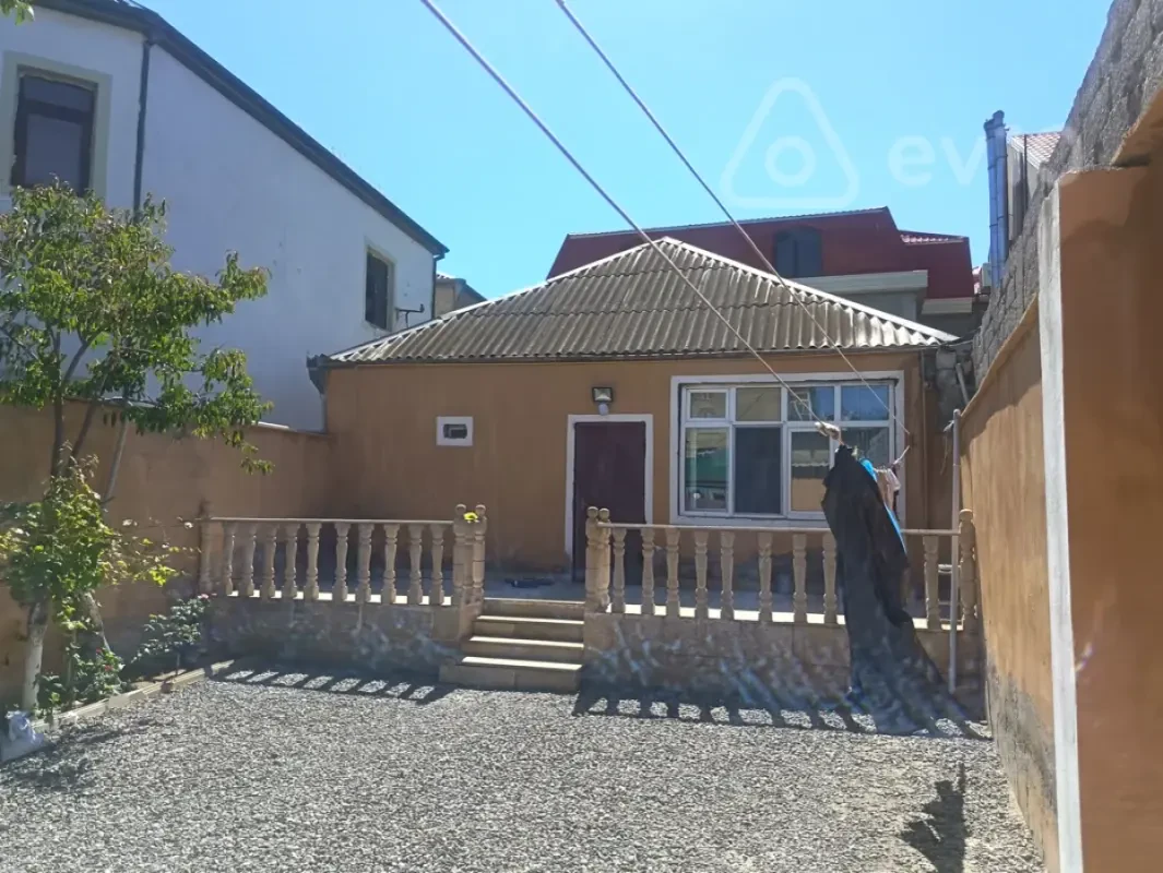 Satılır 4 otaqlı həyət evi 110 m²
