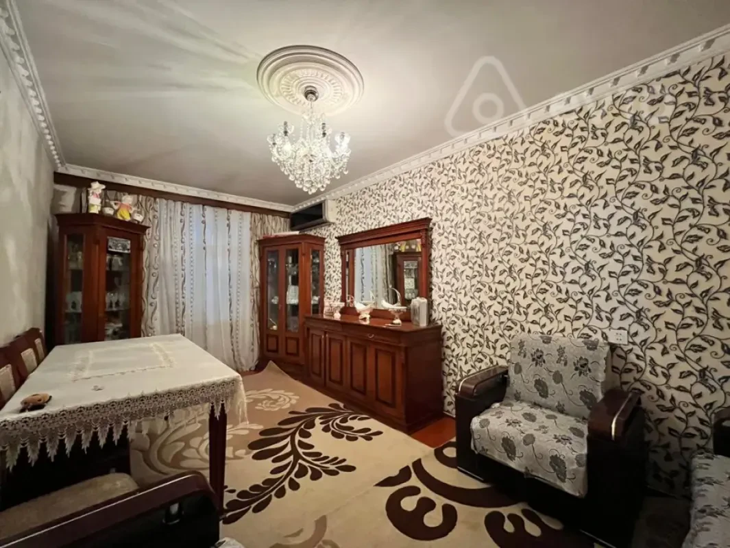 Satılır 5 otaqlı köhnə tikili 110 m²