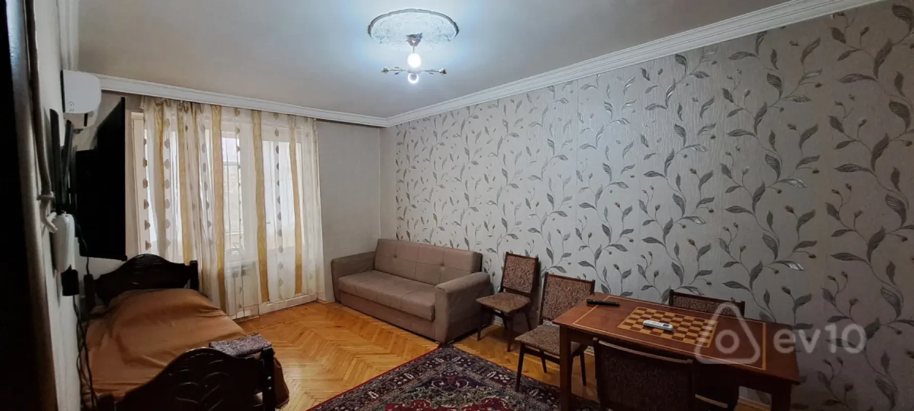 Kirayə verilir 3 otaqlı köhnə tikili 90 m²