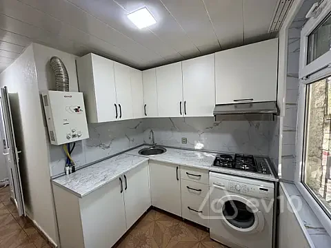 Kirayə verilir 2 otaqlı köhnə tikili 52 m² — Bakı, Nizami 2 otaq 52.00 m²