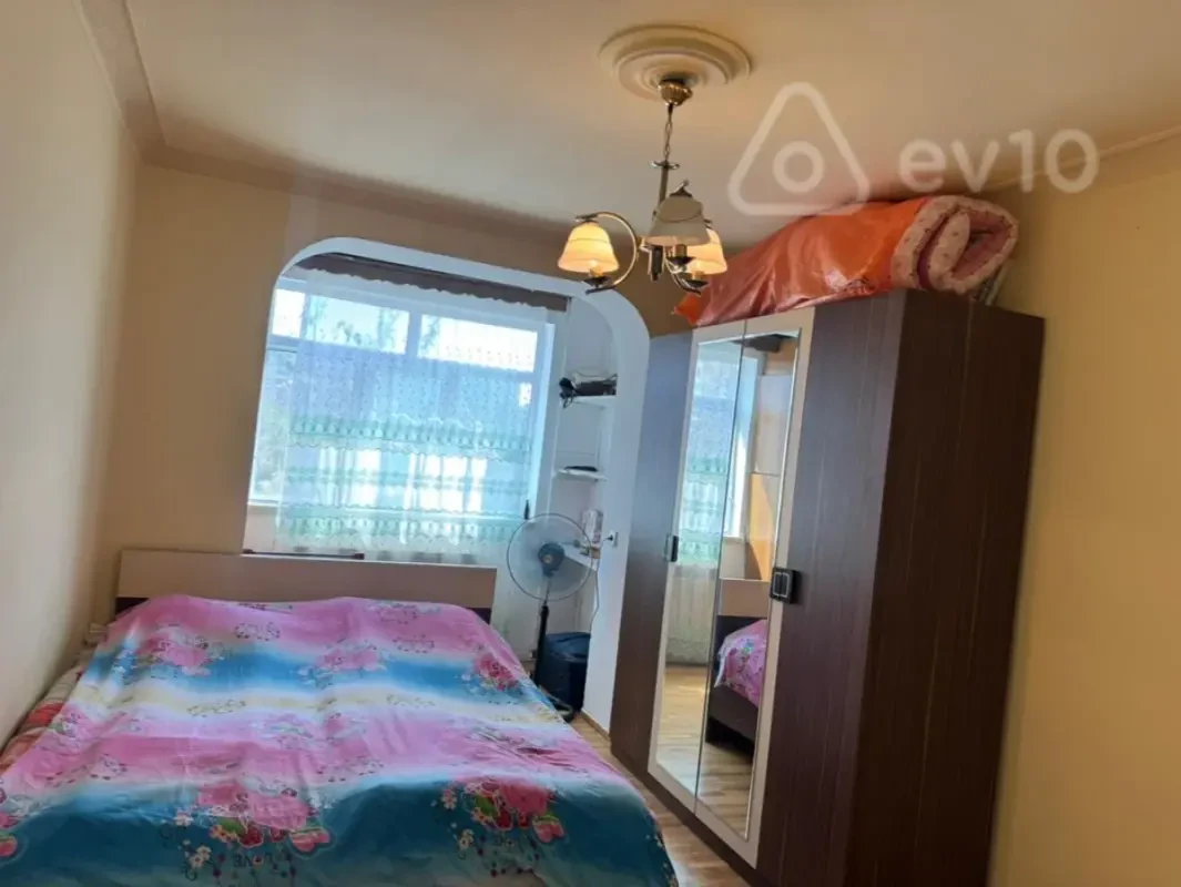 Kirayə verilir 2 otaqlı köhnə tikili 85 m²