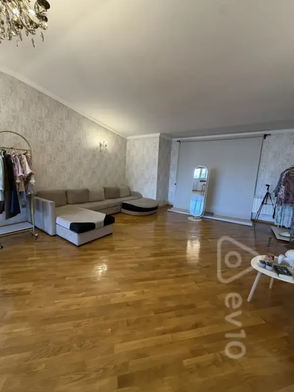 Satılır 8 otaqlı yeni tikili 400 m²