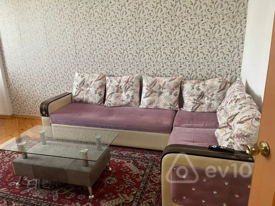 Kirayə verilir 2 otaqlı yeni tikili 60 m²