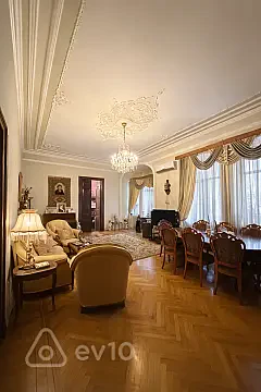 Satılır 5 otaqlı köhnə tikili 210 m² — Bakı, Səbail 5 otaq 210.00 m²