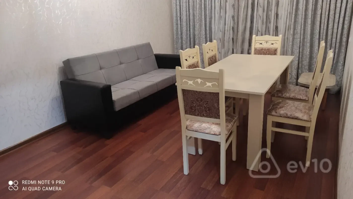 Kirayə verilir 2 otaqlı köhnə tikili 40 m²