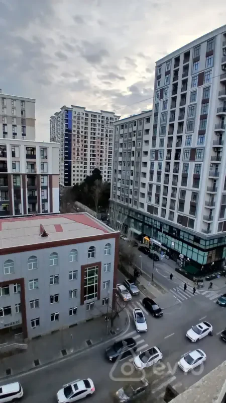 Satılır 3 otaqlı köhnə tikili 82 m²
