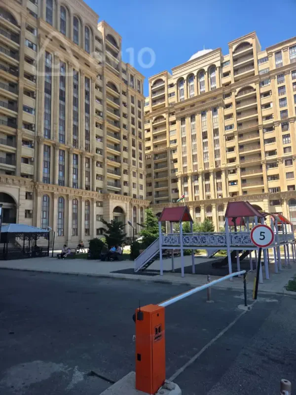 Satılır 3 otaqlı yeni tikili 118 m²