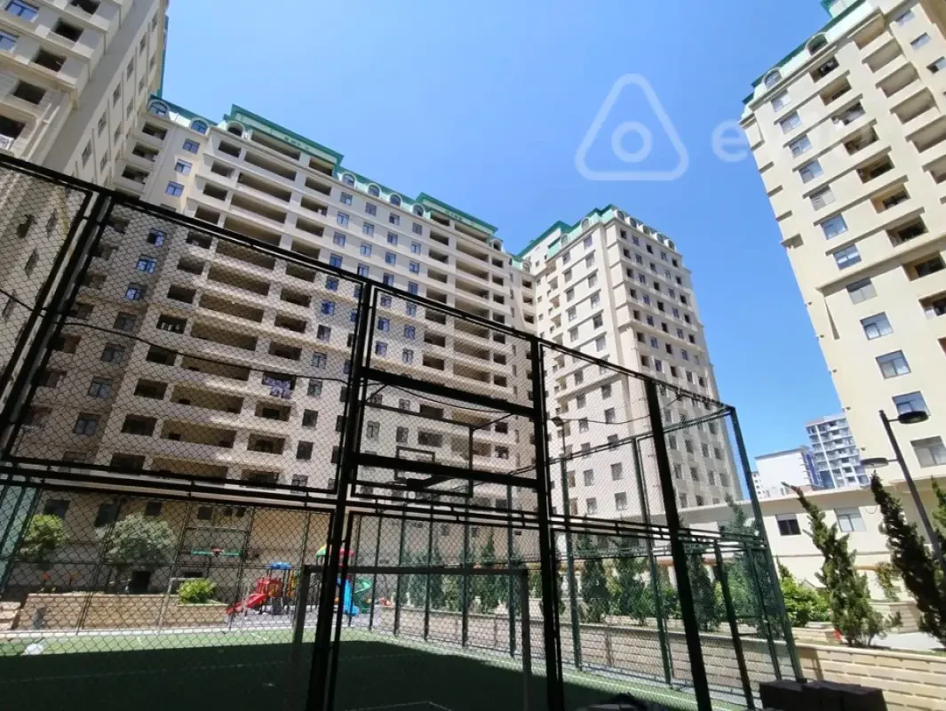Satılır 4 otaqlı yeni tikili 215 m²