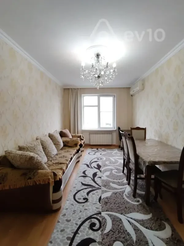 Kirayə verilir 3 otaqlı köhnə tikili 80 m²