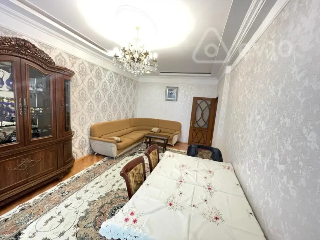 Kirayə verilir 3 otaqlı yeni tikili 110 m²