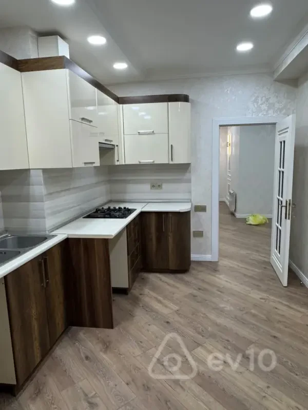 Satılır 3 otaqlı yeni tikili 94 m²