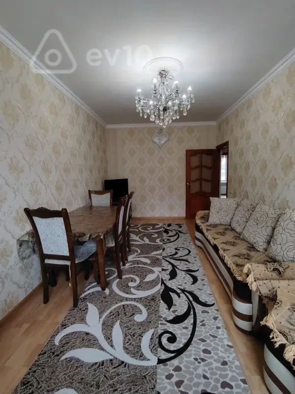 Kirayə verilir 3 otaqlı yeni tikili 80 m²