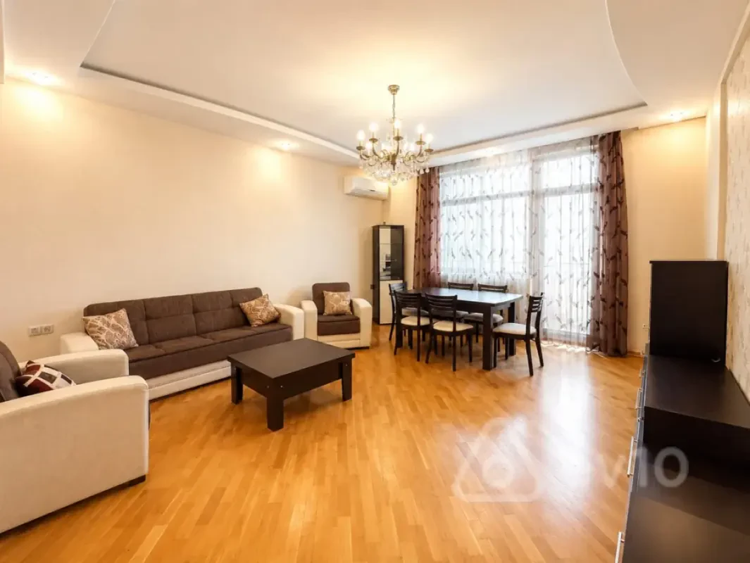 Kirayə verilir 3 otaqlı yeni tikili 145 m²