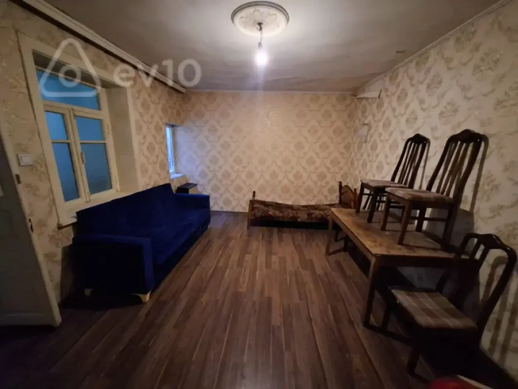 Kirayə verilir 2 otaqlı köhnə tikili 70 m²