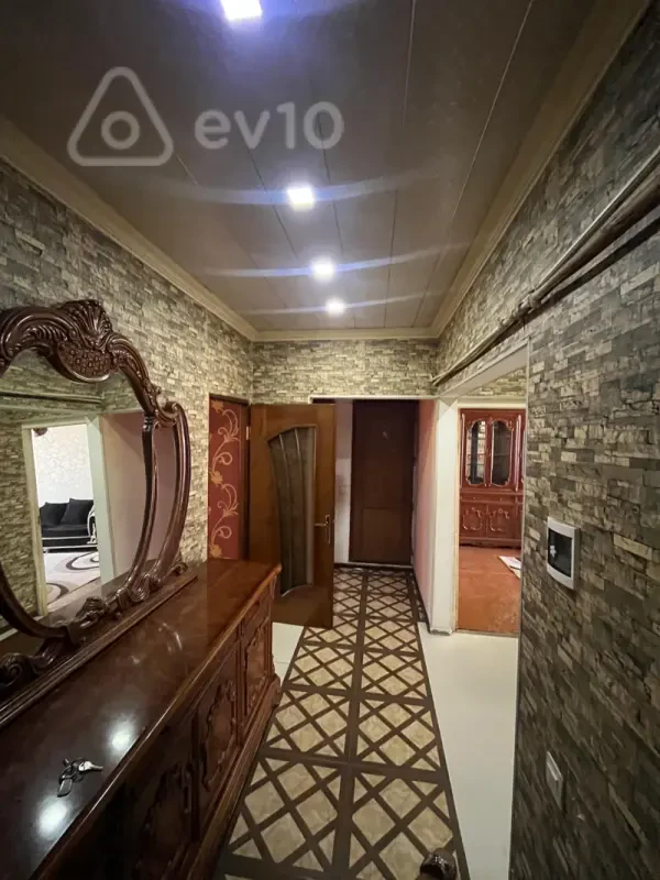 Kirayə verilir 3 otaqlı köhnə tikili 78 m²