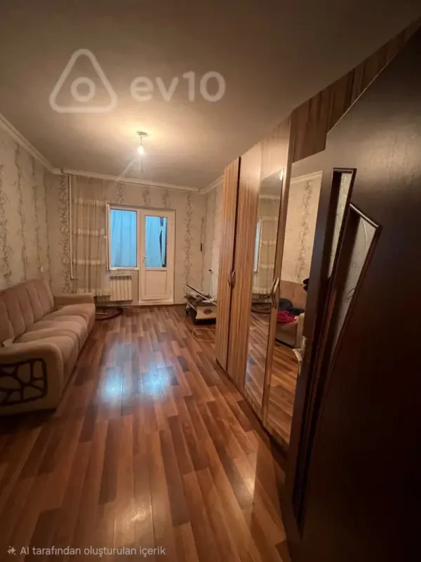 Kirayə verilir 2 otaqlı köhnə tikili 50 m²