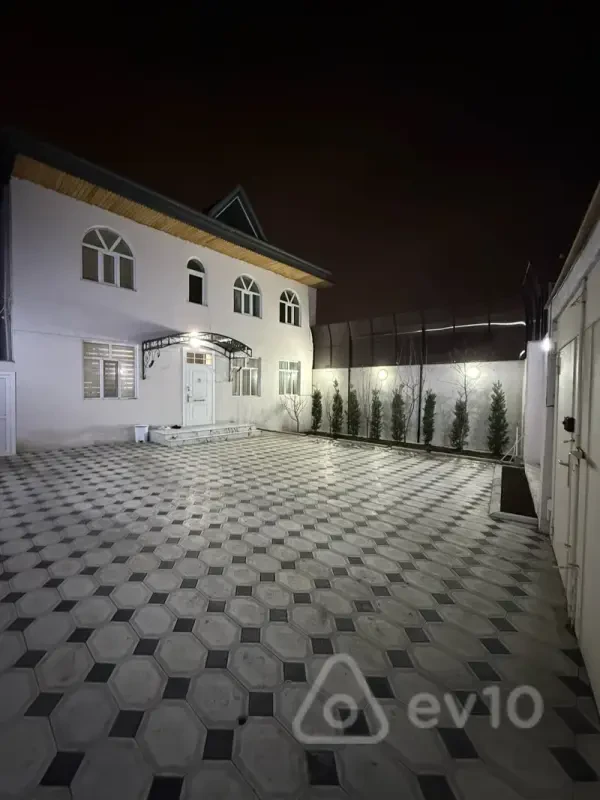 Satılır 7 otaqlı həyət evi 210 m²