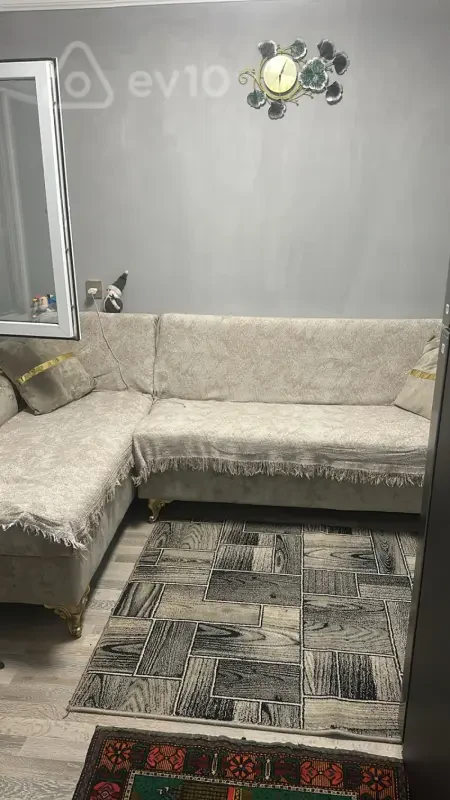 Kirayə verilir 2 otaqlı köhnə tikili 50 m²