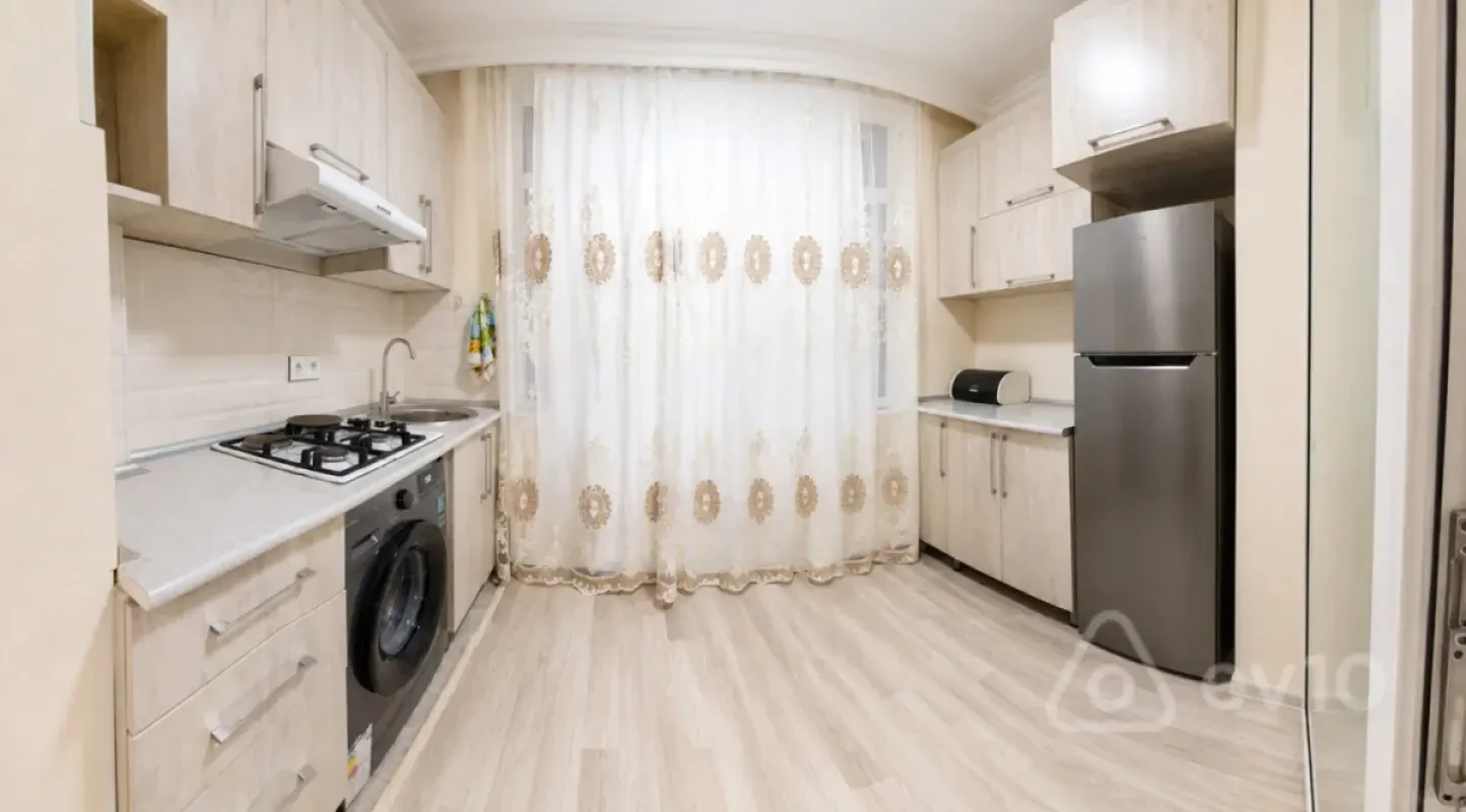 Kirayə verilir 2 otaqlı köhnə tikili 45 m²