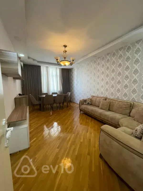 Kirayə verilir 3 otaqlı yeni tikili 85 m²