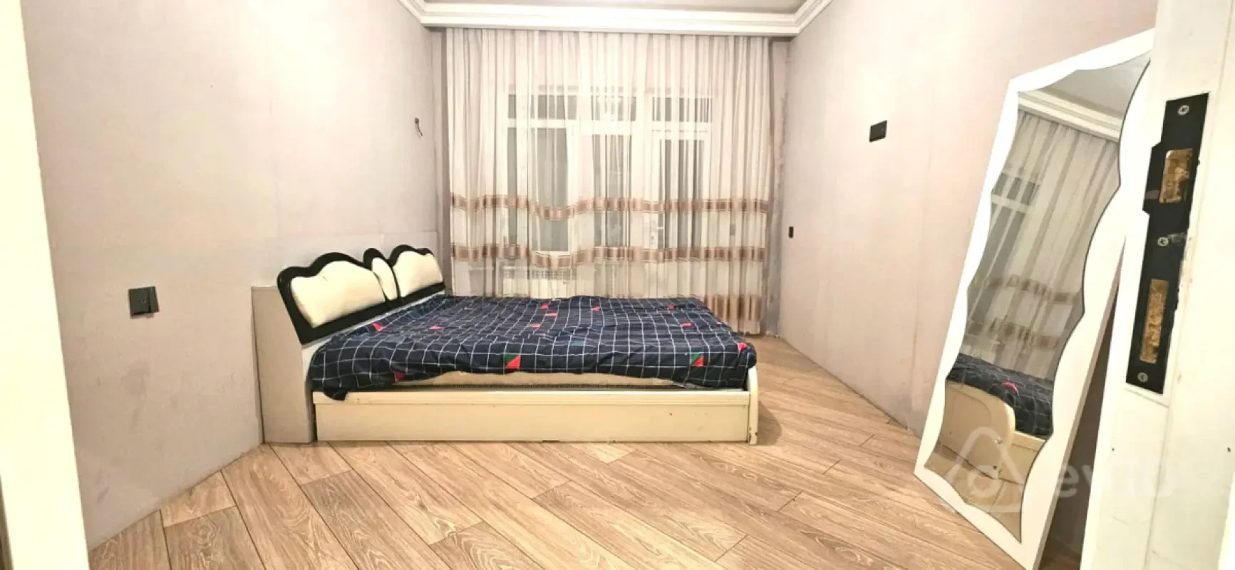 Kirayə verilir 2 otaqlı köhnə tikili 60 m²