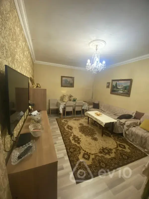 Kirayə verilir 3 otaqlı köhnə tikili 85 m²