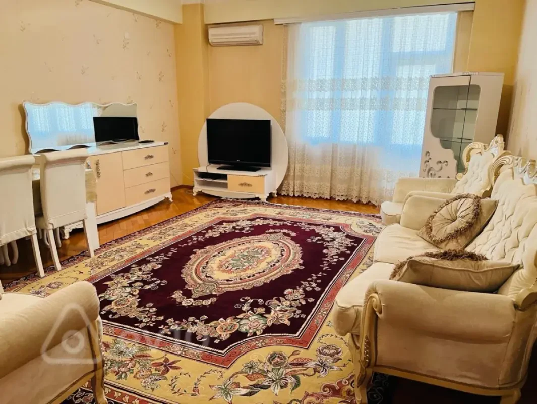 Kirayə verilir 2 otaqlı yeni tikili 90 m²
