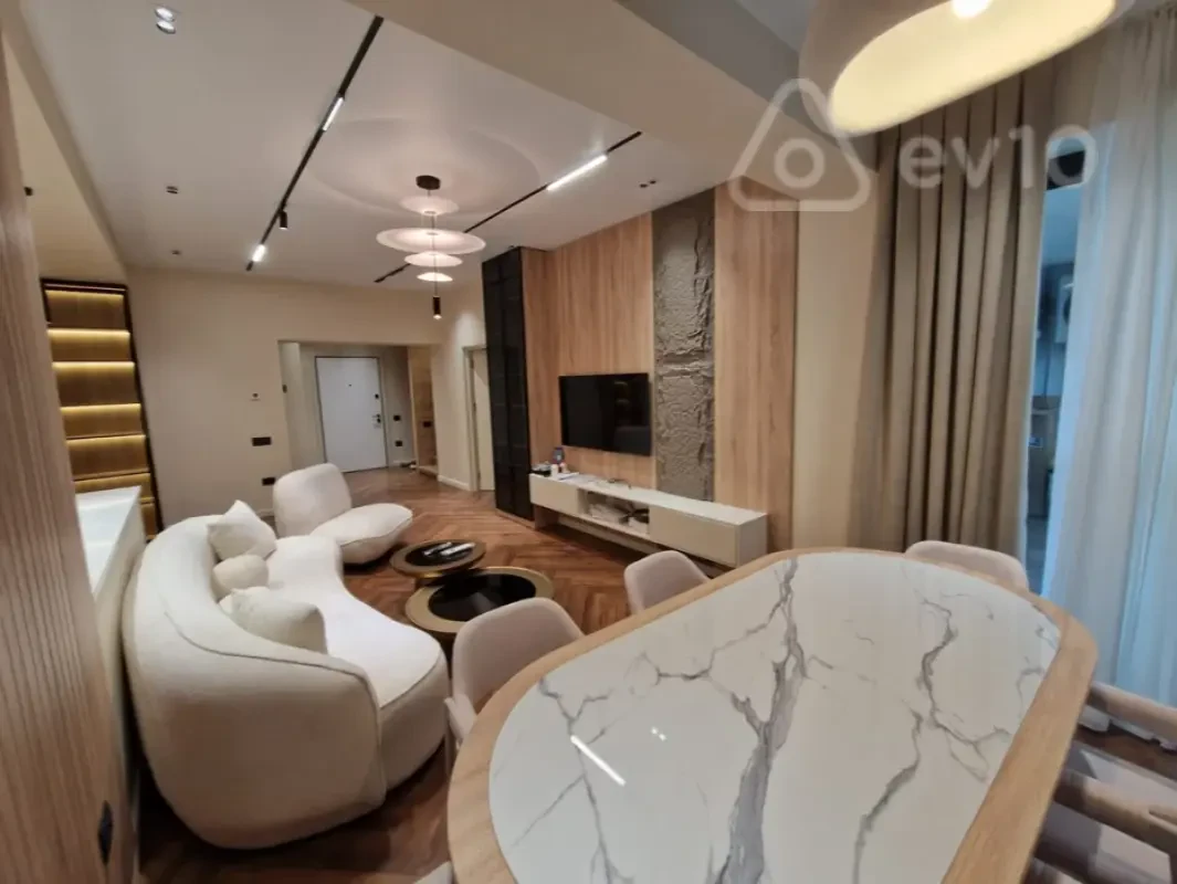 Kirayə verilir 4 otaqlı yeni tikili 170 m²