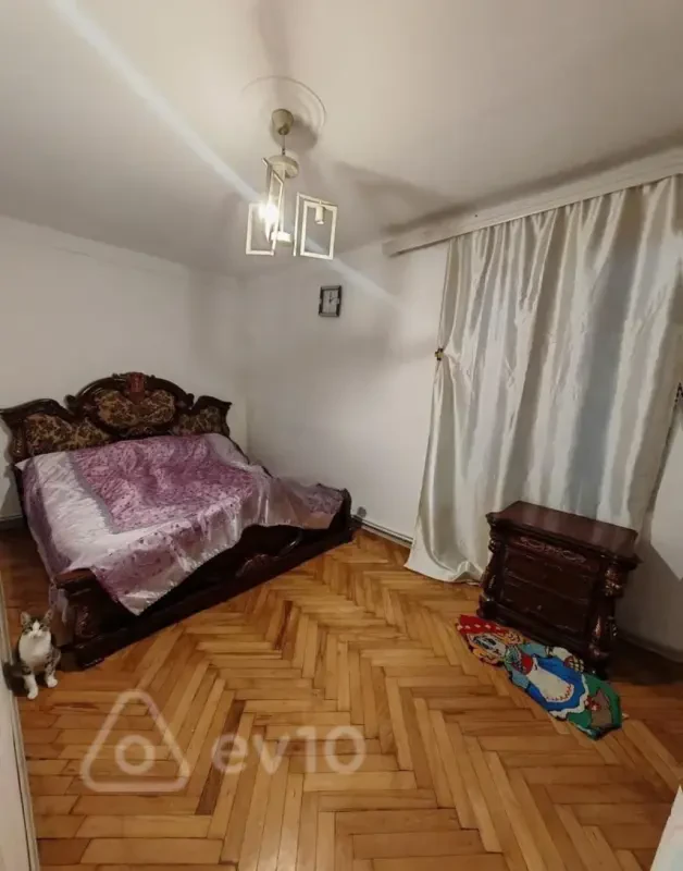 Satılır 2 otaqlı köhnə tikili 44 m²