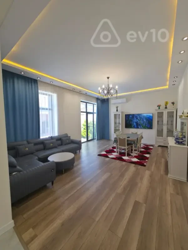 Satılır 4 otaqlı həyət evi 160 m²