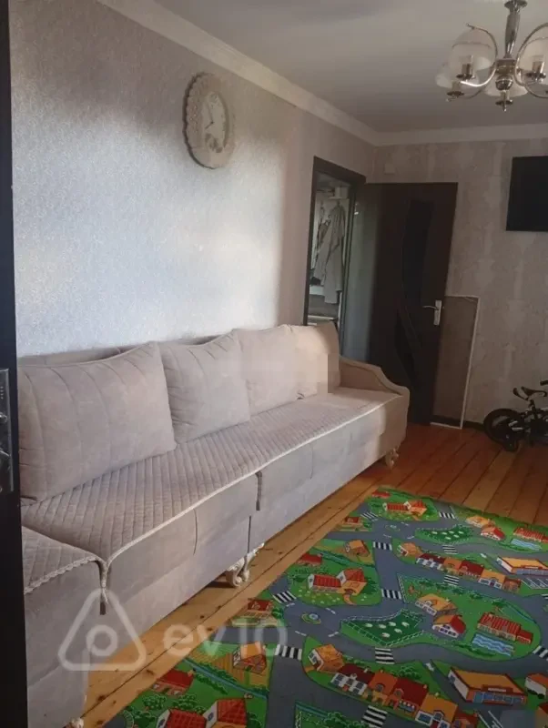 Kirayə verilir 2 otaqlı köhnə tikili 45 m²