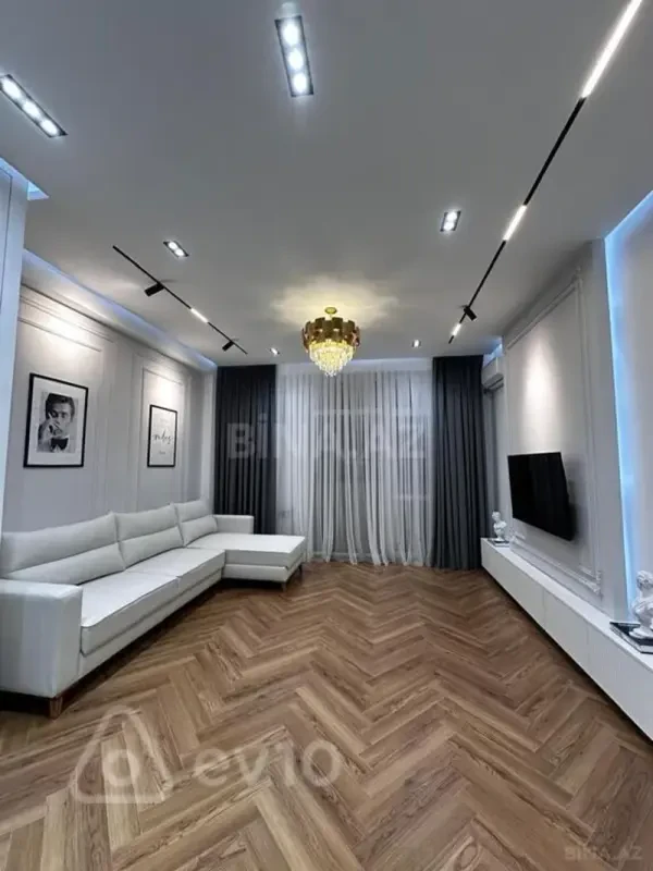 Kirayə verilir 2 otaqlı yeni tikili 80 m²