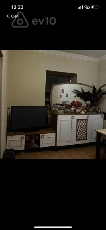 Satılır 2 otaqlı köhnə tikili 100 m²