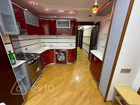 Kirayə verilir 4 otaqlı köhnə tikili 100 m² — Bakı, Binəqədi 4 otaq 100.00 m²