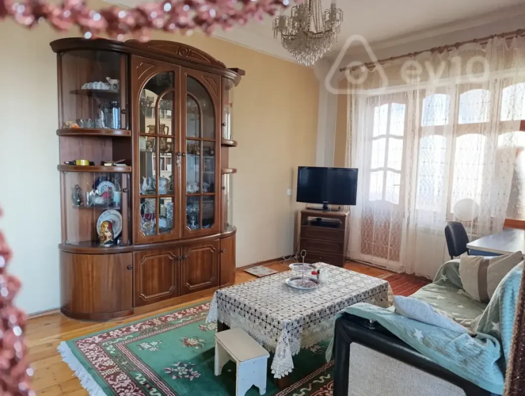 Kirayə verilir 1 otaqlı köhnə tikili 55 m²