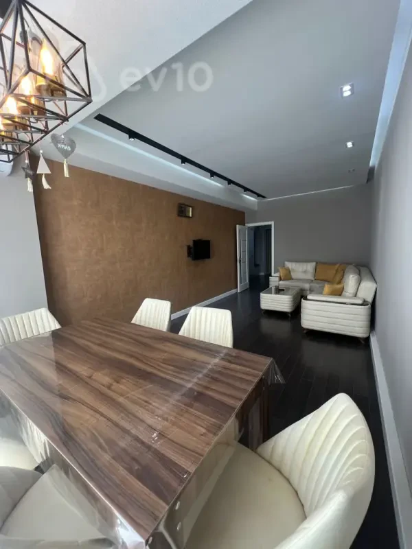 Kirayə verilir 2 otaqlı yeni tikili 80 m²