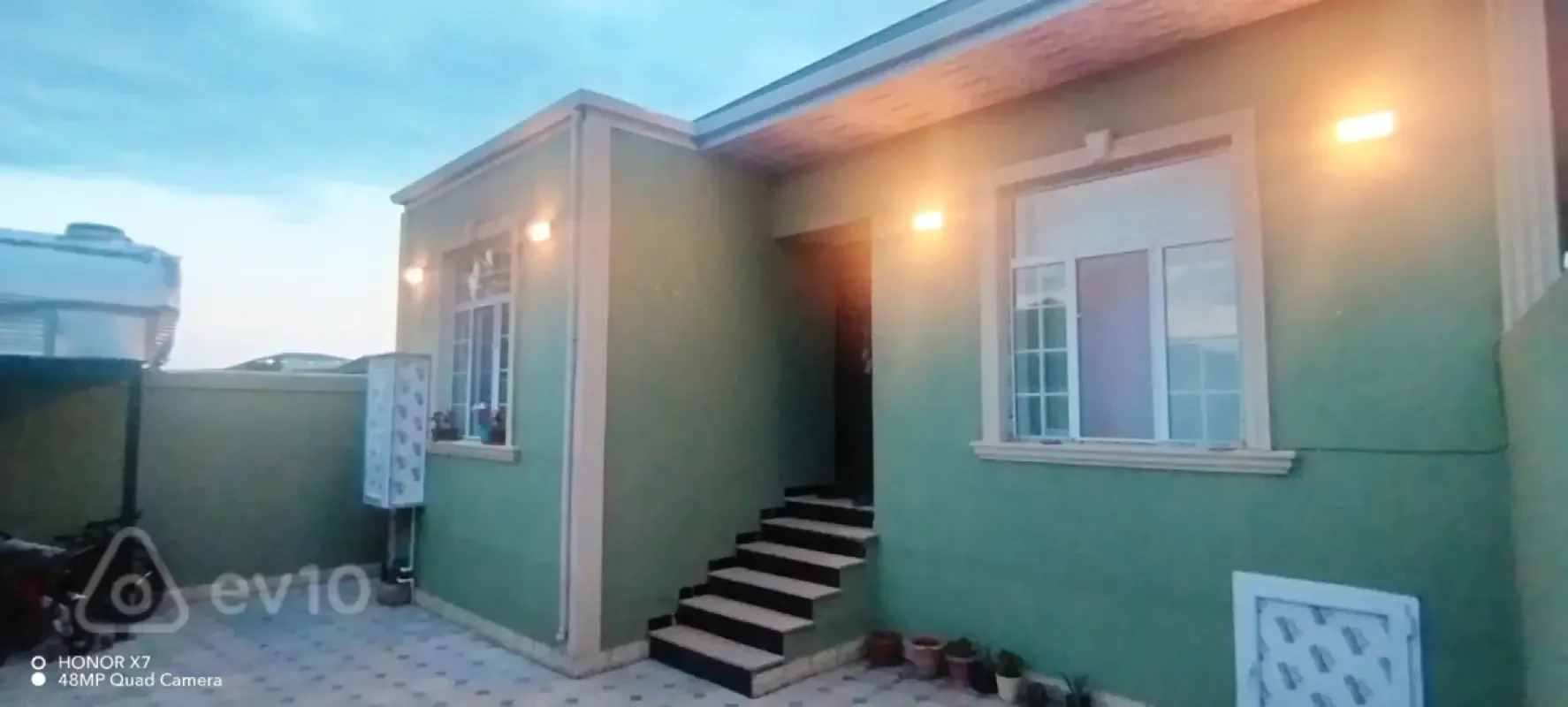 Satılır 4 otaqlı həyət evi 2000 m²