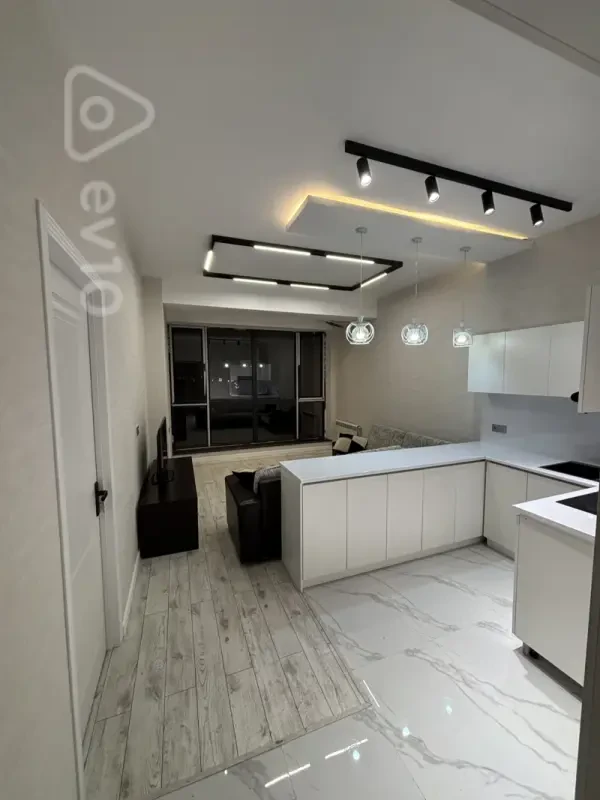 Kirayə verilir 2 otaqlı yeni tikili 60 m²
